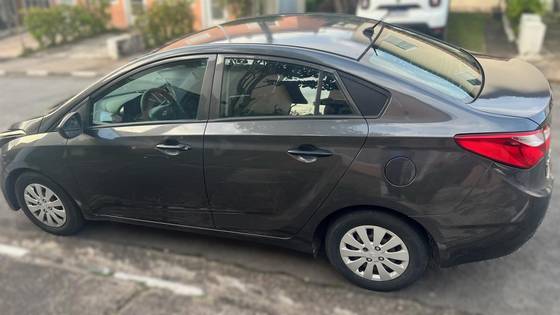 HYUNDAI HB20S 1.0 COMFORT PLUS 12V FLEX 4P MANUAL